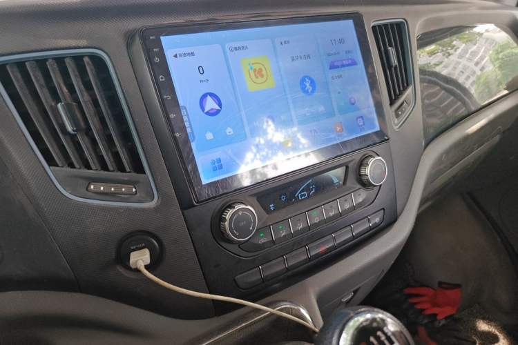 Used Foton Toano 2024 Joyear Multi-Function Power Version 2.5T Manual Short Wheelbase Mid-Height Roof with Rear Dual Tires—5/6-Seater Audio And AC Panel