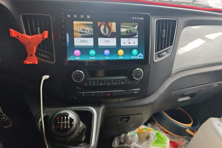 Used Foton Toano 2024 Tuyano Pro Multi-Function Model Cummins 2.8T Manual Transmission Rear-Wheel Drive Long Wheelbase Mid-Roof Configuration with Single Rear Tire—Available in 6- 7- or 9-Seater Versions Audio And AC Panel
