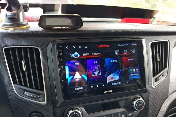 Used Foton Toano 2024 Tuyano Pro Multi-Function 2.0T Manual Rear-Drive Long Wheelbase Mid-Roof Design Single Rear Tire—Available in 5/6/7/9-Seater Configurations Audio And AC Panel