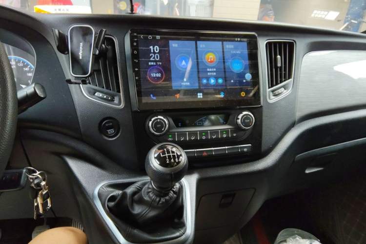 Used Foton Toano 2024 Tuyano Pro Multi-Function 2.0T Manual Rear-Drive Long Wheelbase Mid-Roof Design Single Rear Tire—Available in 5/6/7/9-Seater Configurations Audio And AC Panel