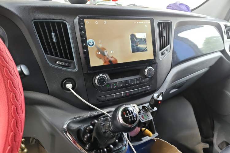 Used Foton Toano 2024 Joyear Multi-Function 2.0T Manual Long-Wheelbase Mid-Roof Model with Single Rear Tire Available in 5/6/7/9-Seater Configurations Audio And AC Panel