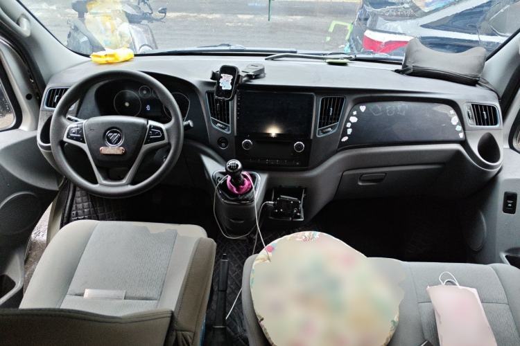 Used Foton Toano 2024 Joyear Multi-Function 2.0T Manual Long-Wheelbase Mid-Roof Model with Single Rear Tire Available in 5/6/7/9-Seater Configurations Center Console