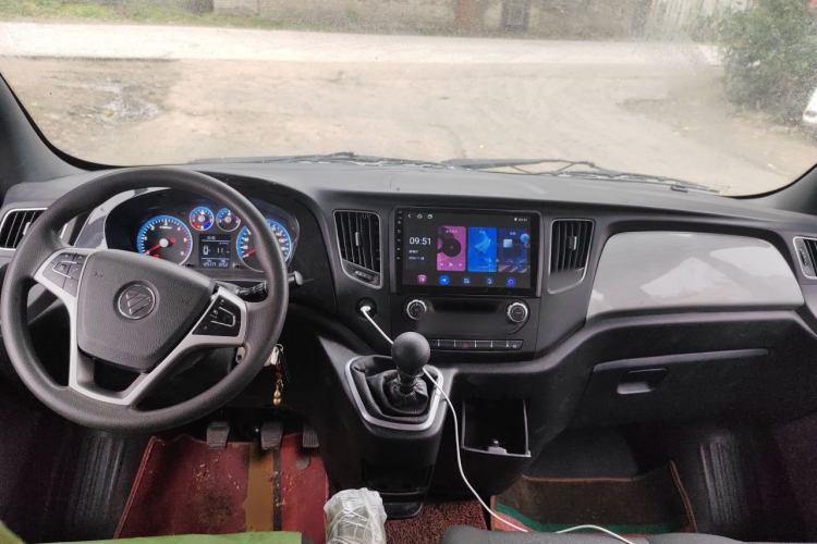 Used Foton Toano 2024 Geely Multi-Function 2.0T Manual Long Wheelbase High-Roof Single Rear Tire 5/6/7/9-Seater Center Console