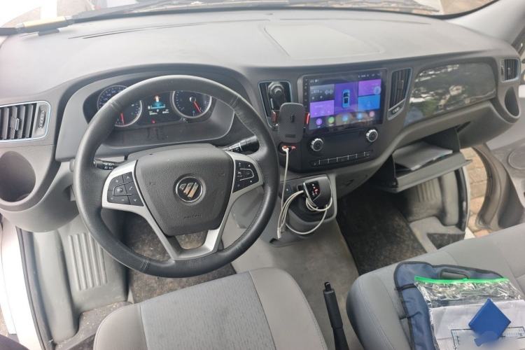 Used Foton Toano 2024 Geely Xing Multi-Function 2.0T Automatic Long Wheelbase Mid-Roof Design with Single Rear Tire and 3 Seating Capacity Center Console