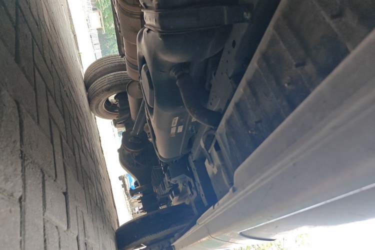 Used Foton Toano 2024 Joyear Multi-Function Power Version 2.5T Manual Short Wheelbase Mid-Height Roof with Rear Dual Tires—5/6-Seater Chassis Front Left