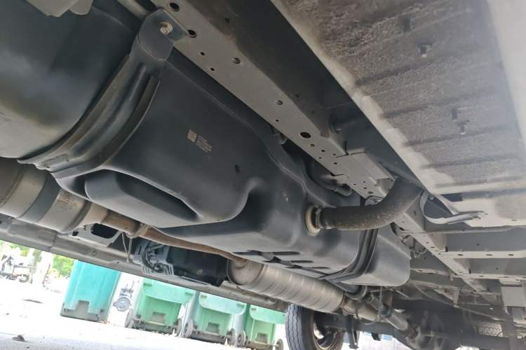 Used Foton Toano 2024 Joyear Multi-Function 2.0T Manual Long-Wheelbase Mid-Roof Model with Single Rear Tire Available in 5/6/7/9-Seater Configurations Chassis Front Left