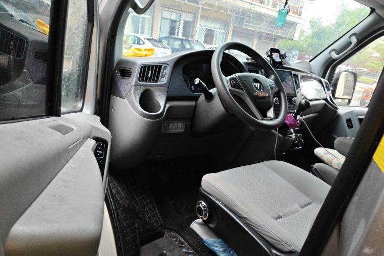 Used Foton Toano 2024 Joyear Multi-Function 2.0T Manual Long-Wheelbase Mid-Roof Model with Single Rear Tire Available in 5/6/7/9-Seater Configurations Driver Seat