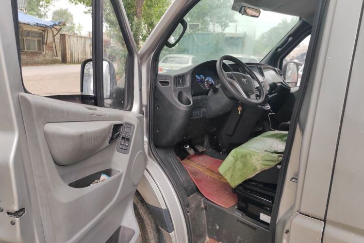 Used Foton Toano 2024 Geely Multi-Function 2.0T Manual Long Wheelbase High-Roof Single Rear Tire 5/6/7/9-Seater Driver Seat