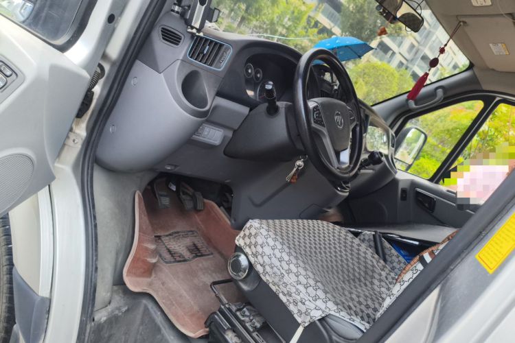 Used Foton Toano 2024 Joyear Multi-Function Cummins 2.8T Manual Long Wheelbase Mid-Roof with Rear Dual Tires 7-Seater Driver Seat