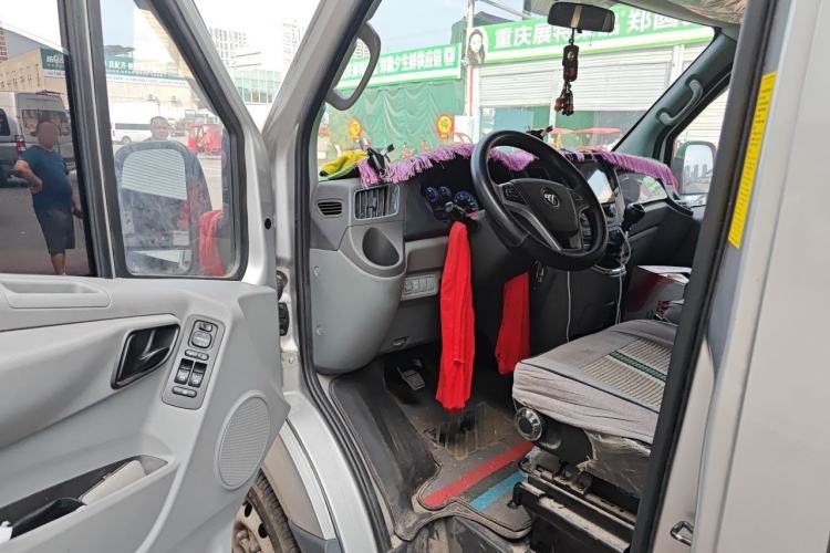 Used Foton Toano 2024 Joyear Multi-Function 2.0T Manual Long-Wheelbase Mid-Roof Model with Single Rear Tire Available in 5/6/7/9-Seater Configurations Driver Seat