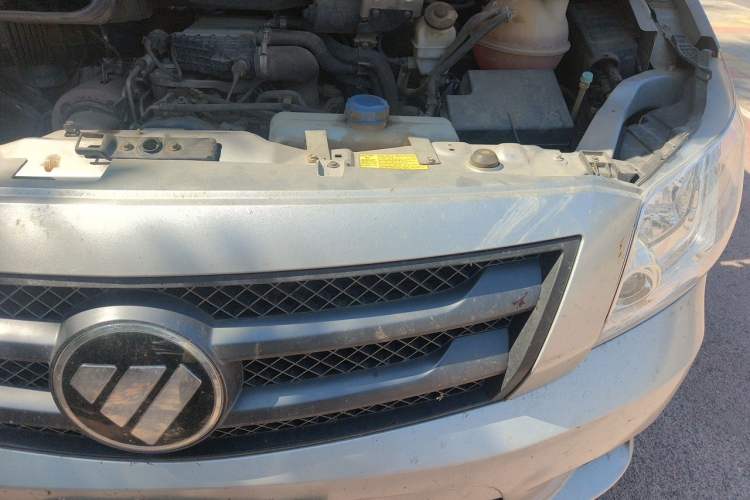 Used Foton Toano 2024 Geely Xing Multi-Function 2.0T Automatic Long Wheelbase Mid-Roof Design with Single Rear Tire and 3 Seating Capacity Engine Bay Left