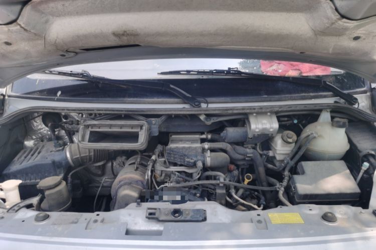 Used Foton Toano 2024 Joyear Multi-Function 2.0T Manual Long-Wheelbase Mid-Roof Model with Single Rear Tire Available in 5/6/7/9-Seater Configurations Engine Bay