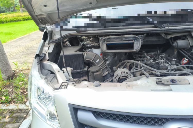Used Foton Toano 2024 Joyear Multi-Function Cummins 2.8T Manual Long Wheelbase Mid-Roof with Rear Dual Tires 7-Seater Engine Bay Right