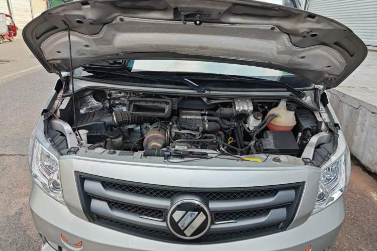 Used Foton Toano 2024 Joyear Multi-Function 2.0T Manual Long-Wheelbase Mid-Roof Model with Single Rear Tire Available in 5/6/7/9-Seater Configurations Engine Bay