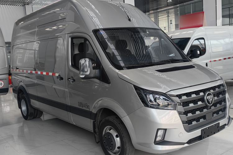 Used Foton Toano 2024 Tuyano Pro Van 2.5T Manual Rear-Wheel Drive Extended Wheelbase with Ultra-High Roof Dual Rear Tires 3-Seater Configuration Exterior 2