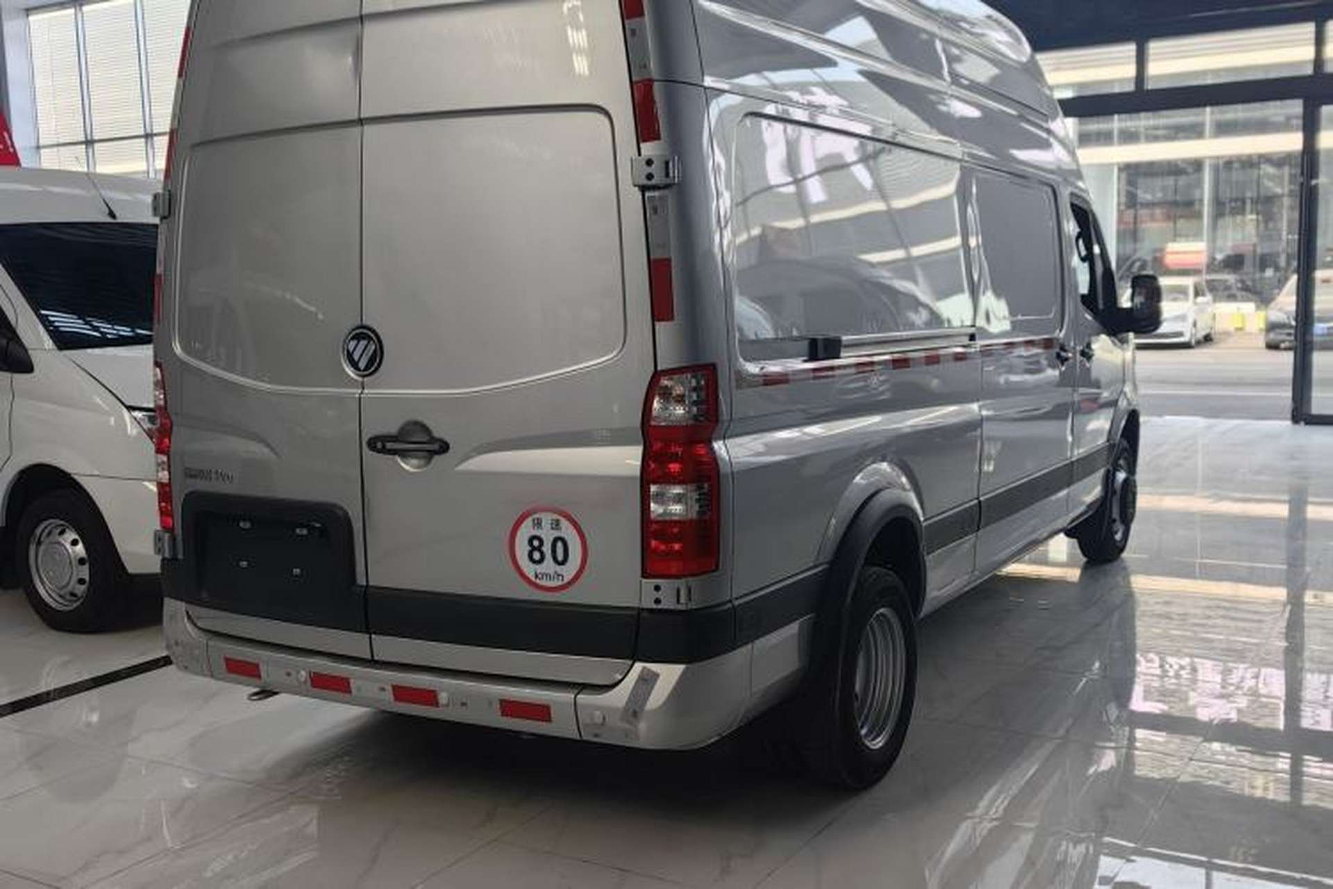Used Foton Toano 2024 Tuyano Pro Van 2.5T Manual Rear-Wheel Drive Extended Wheelbase with Ultra-High Roof Dual Rear Tires 3-Seater Configuration Exterior 5