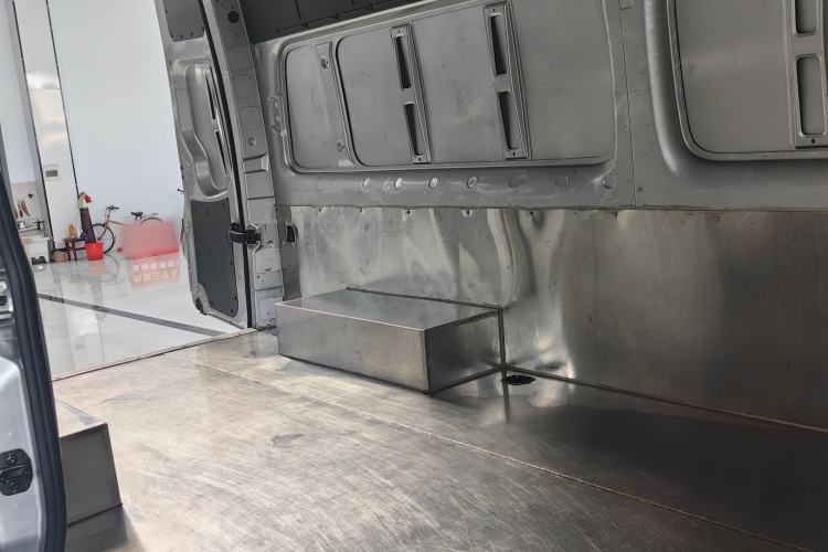 Used Foton Toano 2024 Tuyano Pro Van 2.5T Manual Rear-Wheel Drive Extended Wheelbase with Ultra-High Roof Dual Rear Tires 3-Seater Configuration Exterior 9