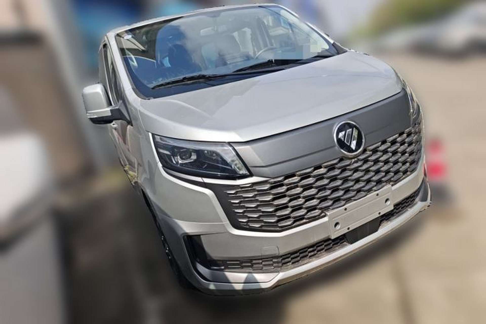 Used Foton Toano 2024 Urban Edition Multi-Function 2.0T Automatic Short Wheelbase Mid-Roof Design Rear Single Tire – Available in 5/6/9-Seater Configurations Front Right 45 Deg