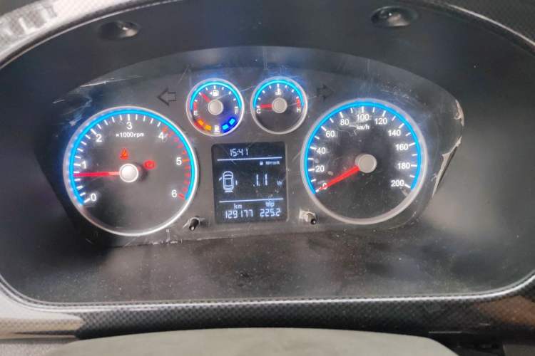 Used Foton Toano 2024 Geely Multi-Function 2.0T Manual Long Wheelbase High-Roof Single Rear Tire 5/6/7/9-Seater Instrument Cluster