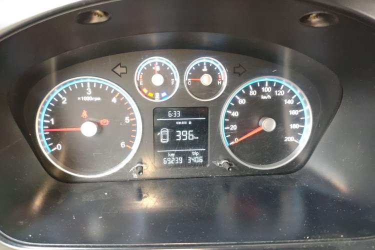 Used Foton Toano 2024 Tuyano Pro Multi-Function 2.0T Manual Rear-Drive Long Wheelbase Mid-Roof Design Single Rear Tire—Available in 5/6/7/9-Seater Configurations Instrument Cluster