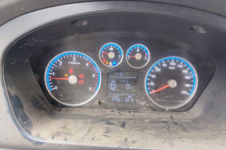 Used Foton Toano 2024 Joyear Multi-Function Cummins 2.8T Manual Long Wheelbase Mid-Roof with Rear Dual Tires 7-Seater Instrument Cluster