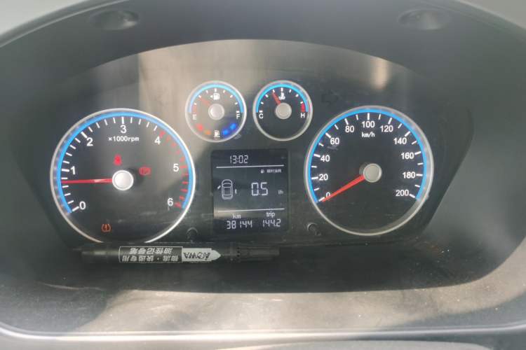 Used Foton Toano 2024 Joyear Multi-Function 2.0T Manual Long-Wheelbase Mid-Roof Model with Single Rear Tire Available in 5/6/7/9-Seater Configurations Instrument Cluster