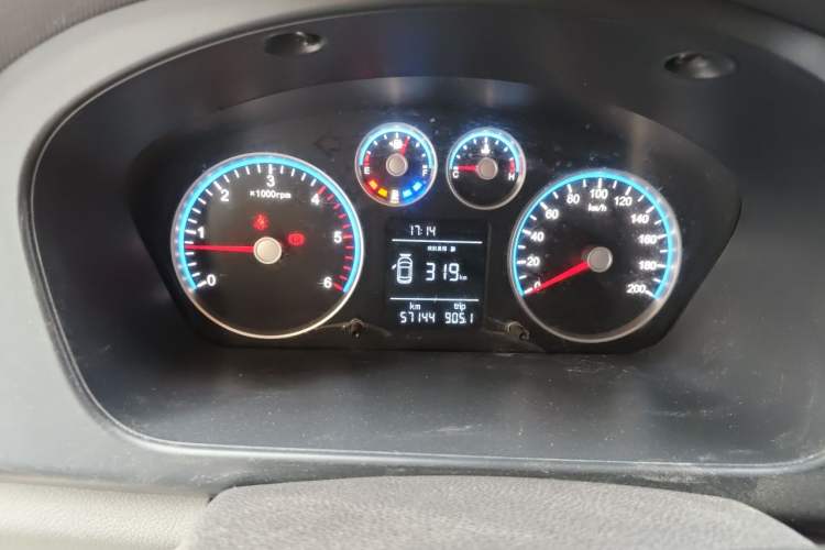 Used Foton Toano 2024 Joyear Multi-Function 2.0T Manual Long-Wheelbase Mid-Roof Model with Single Rear Tire Available in 5/6/7/9-Seater Configurations Instrument Cluster