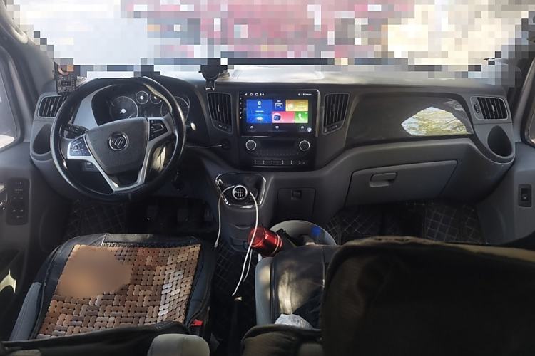 Used Foton Toano 2024 Joyear Multi-Function 2.0T Manual Long-Wheelbase Mid-Roof Model with Single Rear Tire Available in 5/6/7/9-Seater Configurations Interior 2