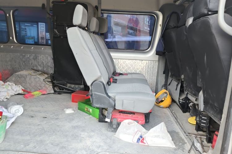 Used Foton Toano 2024 Joyear Multi-Function 2.0T Manual Long-Wheelbase Mid-Roof Model with Single Rear Tire Available in 5/6/7/9-Seater Configurations Left Rear Seat