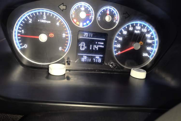 Used Foton Toano 2024 Tuyano Pro Multi-Function Vehicle Cummins 2.8T Manual Transmission Rear-Wheel Drive Long Wheelbase Mid-Height Roof with Dual Rear Tires—Available in 5/6/7/9-Seater Configurations Odometer Close Up