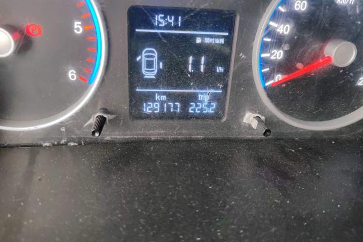 Used Foton Toano 2024 Geely Multi-Function 2.0T Manual Long Wheelbase High-Roof Single Rear Tire 5/6/7/9-Seater Odometer Close Up