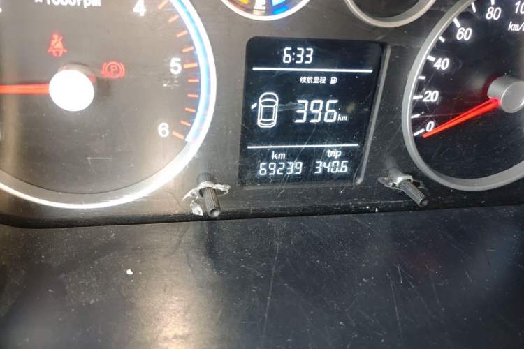 Used Foton Toano 2024 Tuyano Pro Multi-Function 2.0T Manual Rear-Drive Long Wheelbase Mid-Roof Design Single Rear Tire—Available in 5/6/7/9-Seater Configurations Odometer Close Up