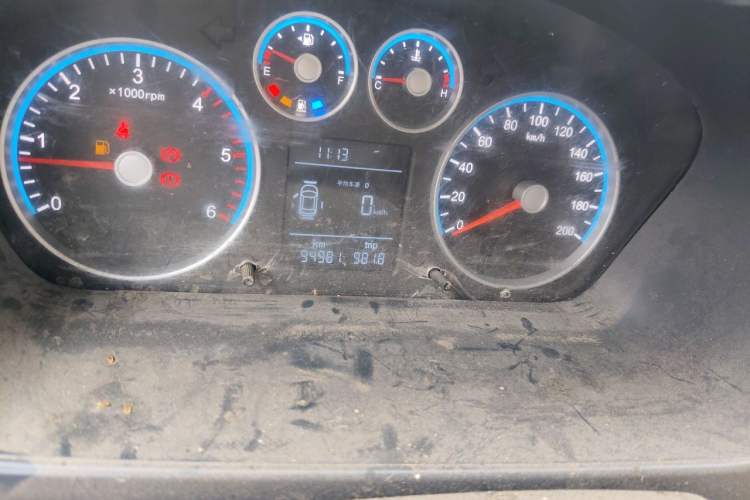 Used Foton Toano 2024 Joyear Multi-Function Cummins 2.8T Manual Long Wheelbase Mid-Roof with Rear Dual Tires 7-Seater Odometer Close Up