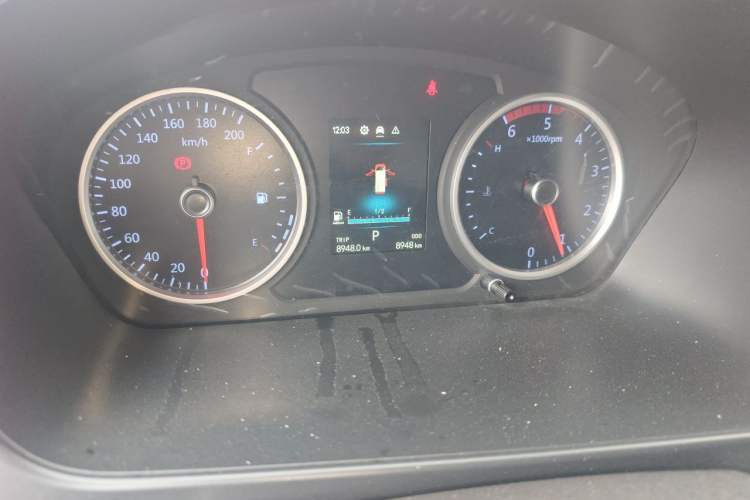 Used Foton Toano 2024 Geely Xing Multi-Function 2.0T Automatic Long Wheelbase Mid-Roof Design with Single Rear Tire and 3 Seating Capacity Odometer Close Up