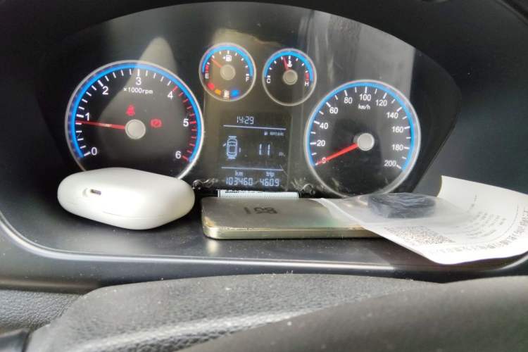 Used Foton Toano 2024 Tuyano Pro Multi-Function 2.0T Manual Rear-Drive Long Wheelbase Mid-Roof Design Single Rear Tire—Available in 5/6/7/9-Seater Configurations Odometer Close Up