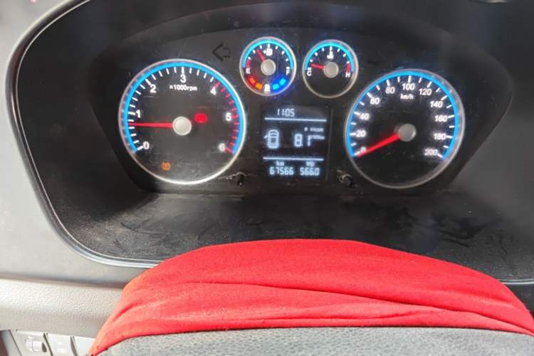 Used Foton Toano 2024 Joyear Multi-Function 2.0T Manual Long-Wheelbase Mid-Roof Model with Single Rear Tire Available in 5/6/7/9-Seater Configurations Odometer Close Up