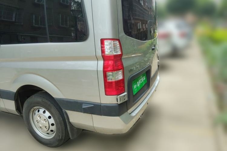 Used Foton Toano 2024 Tuyano Pro Multi-Function 2.0T Manual Rear-Drive Long Wheelbase Mid-Roof Design Single Rear Tire—Available in 5/6/7/9-Seater Configurations Rear Left 45 Deg