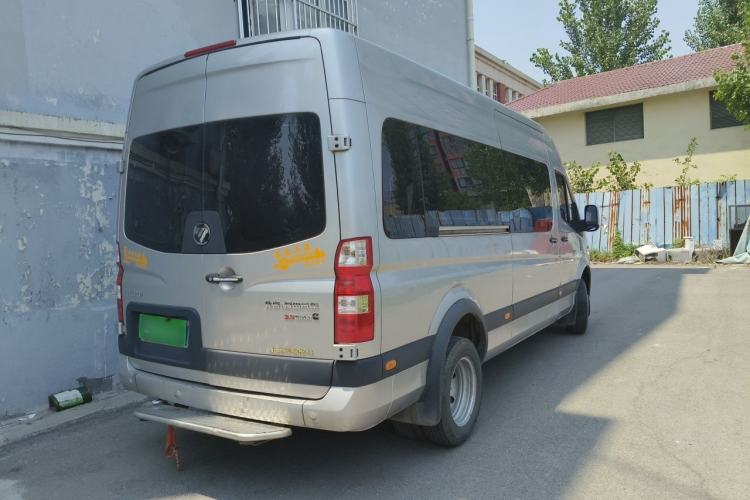 Used Foton Toano 2024 Joyear Multi-Function Cummins 2.8T Manual Long Wheelbase Mid-Roof with Rear Dual Tires 7-Seater Rear Right 45 Deg
