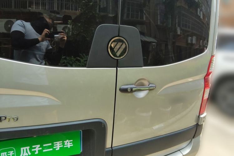 Used Foton Toano 2024 Tuyano Pro Multi-Function 2.0T Manual Rear-Drive Long Wheelbase Mid-Roof Design Single Rear Tire—Available in 5/6/7/9-Seater Configurations Rear