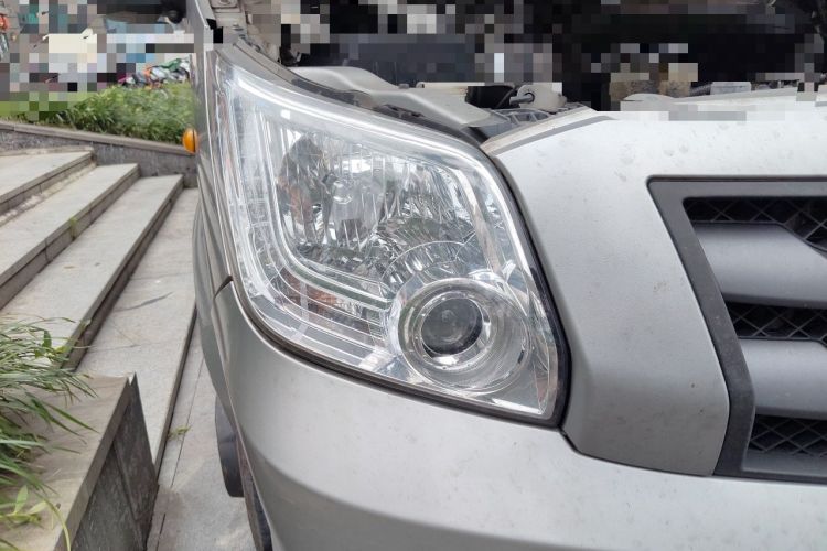 Used Foton Toano 2024 Joyear Multi-Function Cummins 2.8T Manual Long Wheelbase Mid-Roof with Rear Dual Tires 7-Seater Right Front Headlight
