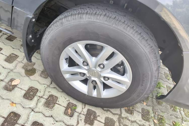 Used Foton Toano  Right Front Wheel Hub