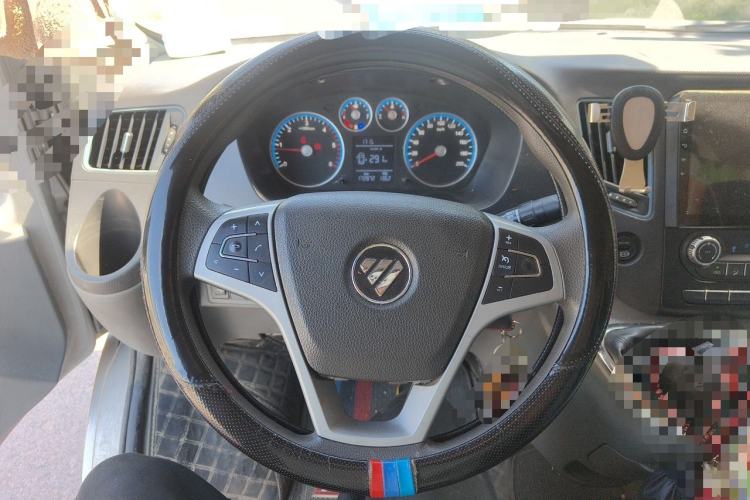 Used Foton Toano 2024 Geely Xing Multi-Function 2.0T Automatic Long Wheelbase Mid-Roof Design with Single Rear Tire and 3 Seating Capacity Steering Wheel
