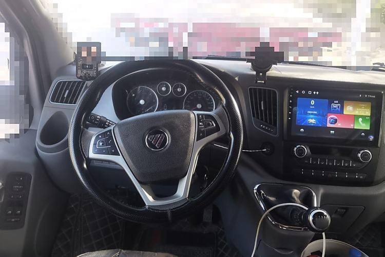 Used Foton Toano 2024 Joyear Multi-Function 2.0T Manual Long-Wheelbase Mid-Roof Model with Single Rear Tire Available in 5/6/7/9-Seater Configurations Steering Wheel
