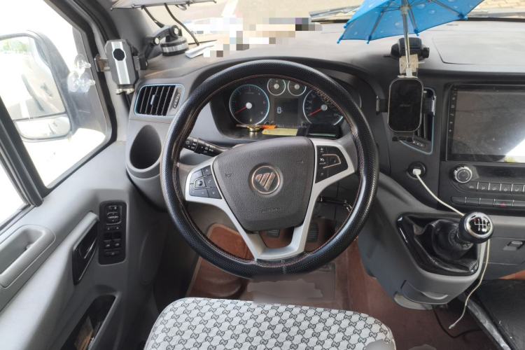 Used Foton Toano 2024 Joyear Multi-Function Cummins 2.8T Manual Long Wheelbase Mid-Roof with Rear Dual Tires 7-Seater Steering Wheel