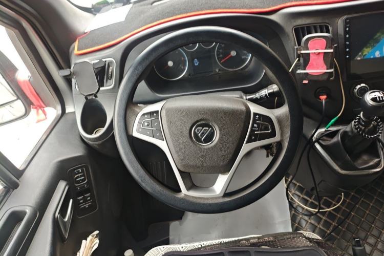 Used Foton Toano 2024 Tuyano Pro Multi-Function 2.0T Manual Front-Wheel Drive Long Wheelbase Mid-Roof Design with Single Rear Tire and 7 Seating Capacity Steering Wheel