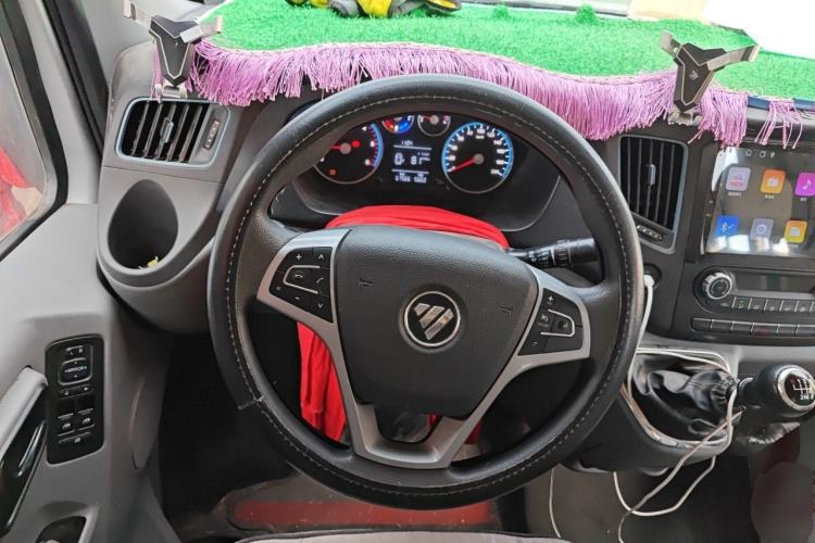 Used Foton Toano 2024 Joyear Multi-Function 2.0T Manual Long-Wheelbase Mid-Roof Model with Single Rear Tire Available in 5/6/7/9-Seater Configurations Steering Wheel
