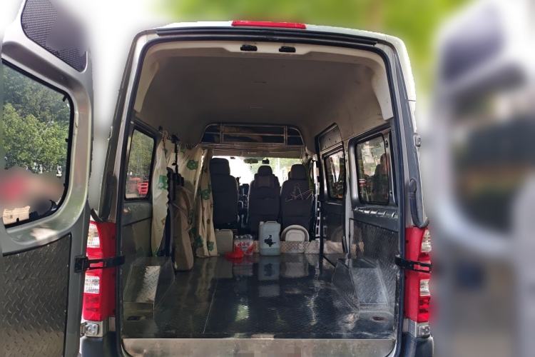 Used Foton Toano 2024 Tuyano Pro Multi-Function 2.0T Manual Rear-Drive Long Wheelbase Mid-Roof Design Single Rear Tire—Available in 5/6/7/9-Seater Configurations Trunk