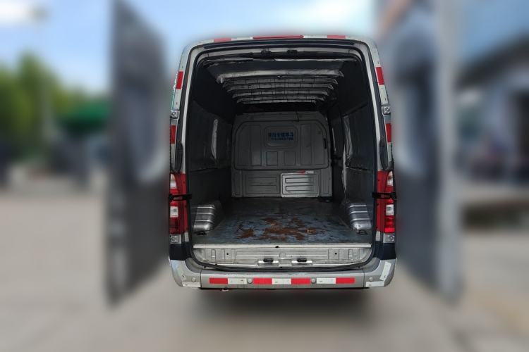 Used Foton Toano 2024 Joy Elephant Van 2.0T Manual Extended Wheelbase Mid-Roof Design Rear Single Tire 3-Seater Trunk