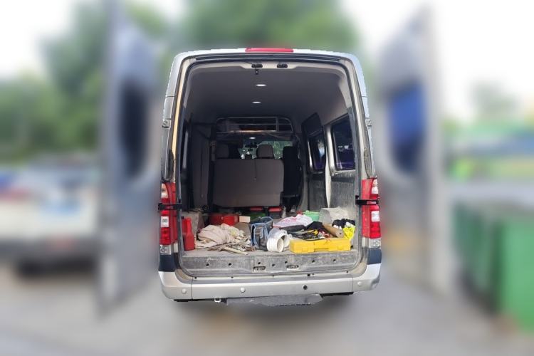 Used Foton Toano 2024 Joyear Multi-Function 2.0T Manual Long-Wheelbase Mid-Roof Model with Single Rear Tire Available in 5/6/7/9-Seater Configurations Trunk