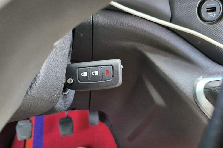 Used Foton Toano 2024 Joy Elephant Multi-Function Model Cummins 2.8T Manual Transmission Extended Wheelbase High Roof and Dual Rear Tires—7-Seater Vehicle Key